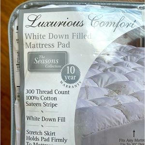 King Size White Down Mattress Pad - Brand New!